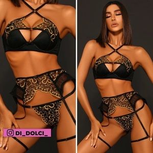 Oásis snake Embroidery push-up bra, string panty & garter belt set